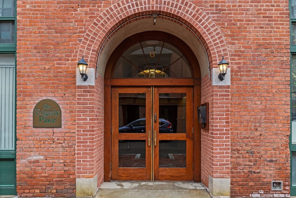 6 Edgerly Pl, Back Bay