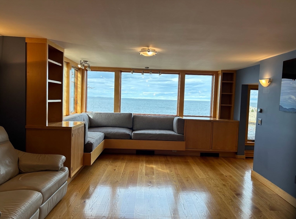 331 Granite St, Folly Cove