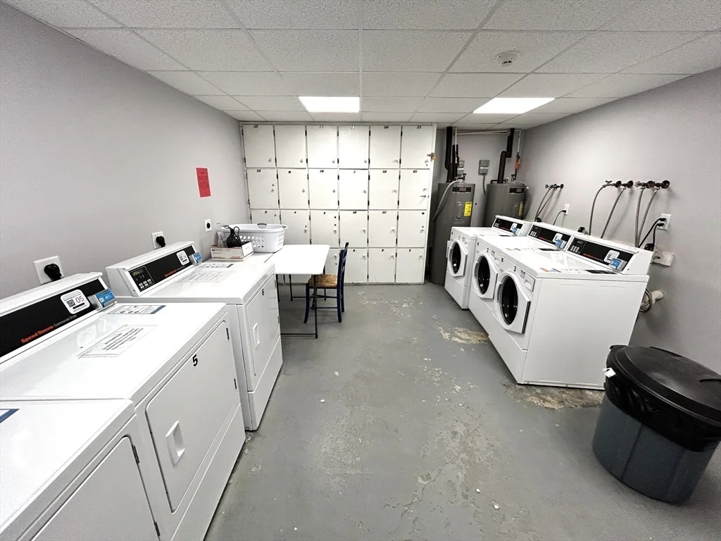 15 Thompson Dr, Randolph