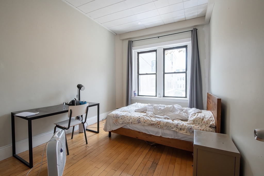 5 Linden St, Allston