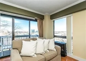 15 North Beacon St, Allston