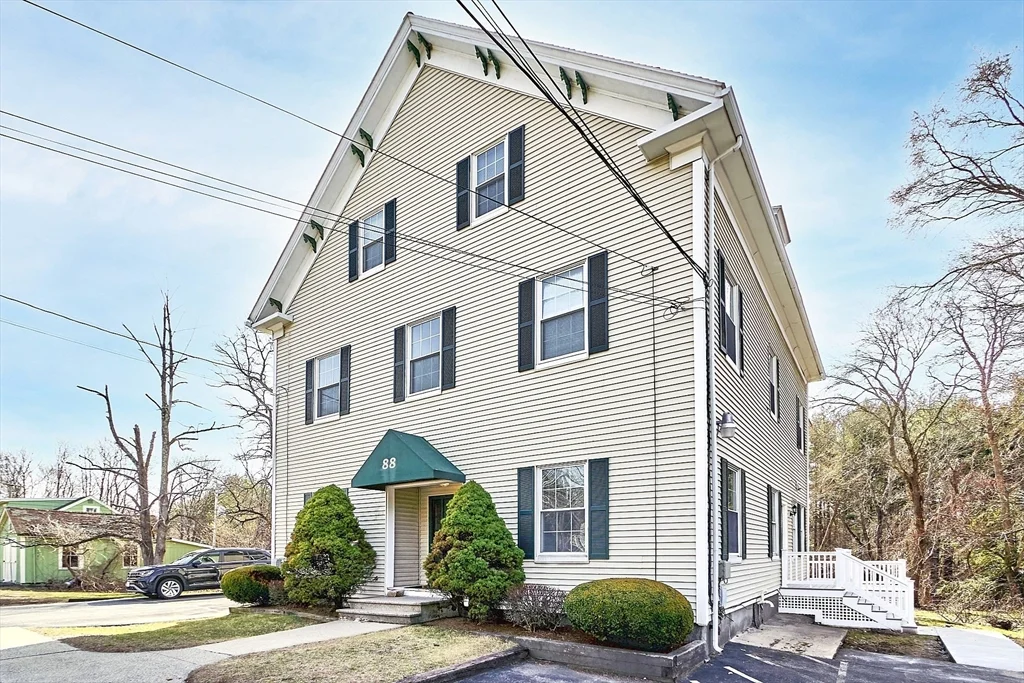 88 North Main, Westford