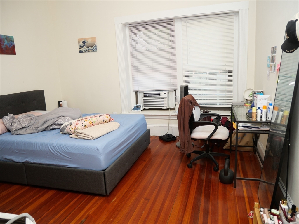 1386 Beacon, Coolidge Corner