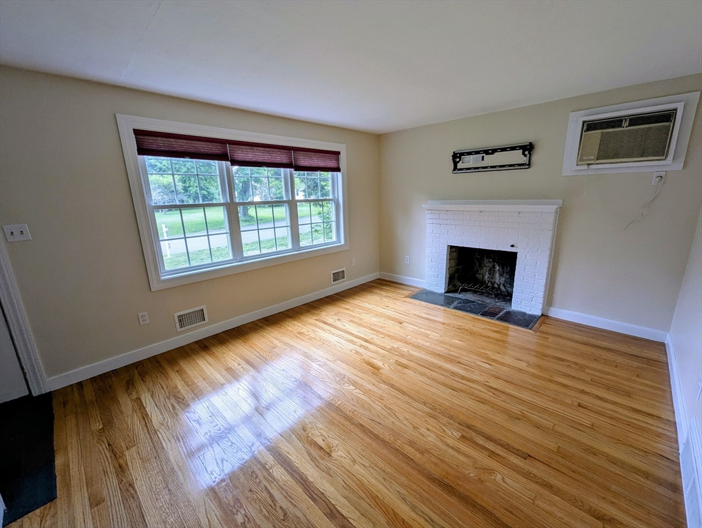 1 Conlyn Ave, Franklin