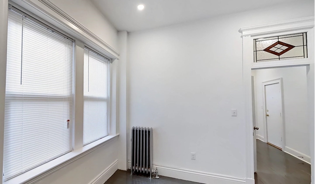 98 Queensberry St, Fenway