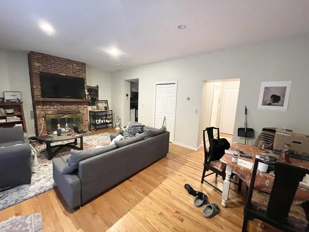 670 Massachussetts, South End