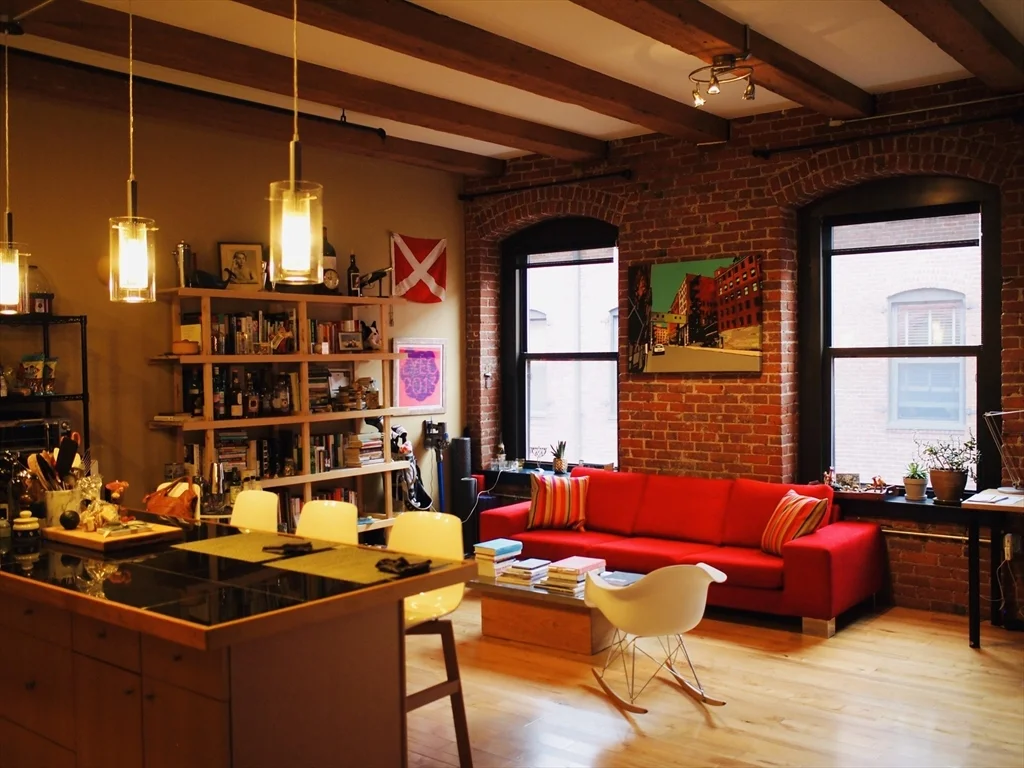 11-21 Wormwood, Seaport District