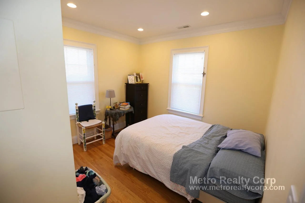 7 Acron Rd, Brookline Village