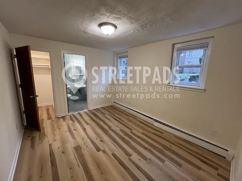2018 Commonwealth Ave, Brighton