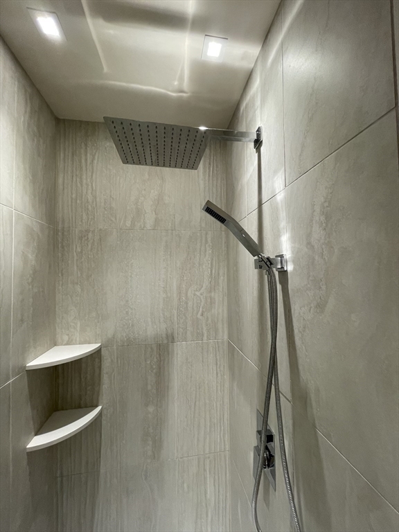 33 Lothrop St, Beverly