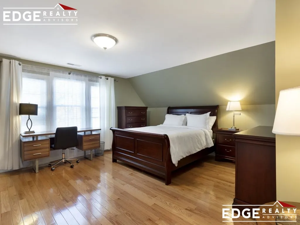 24 Fairmount Ave, West Somerville