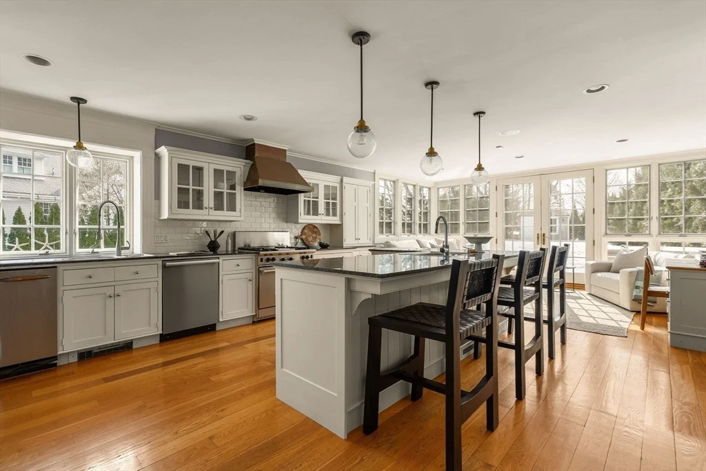 59 Harbor Ave, Marblehead Neck