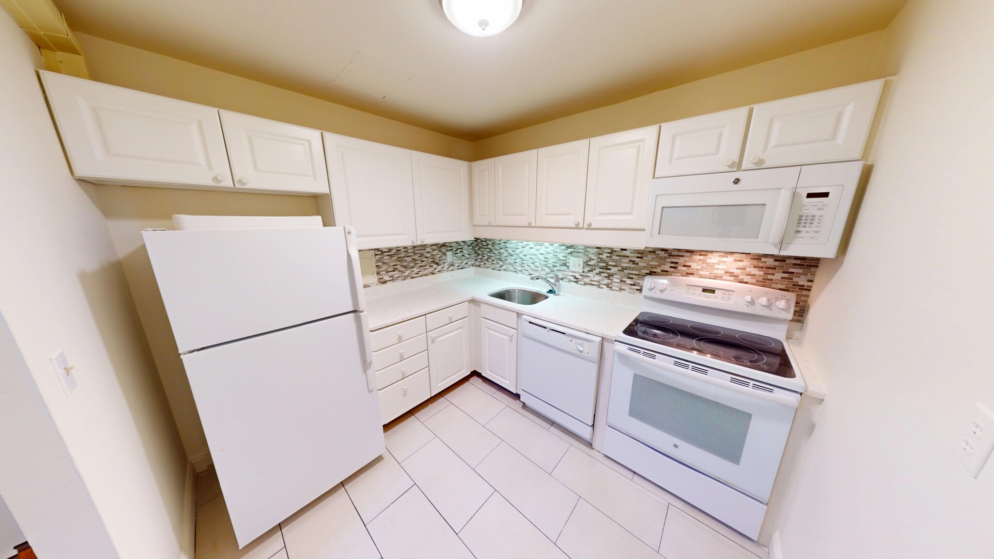 101 Monmouth St, Longwood