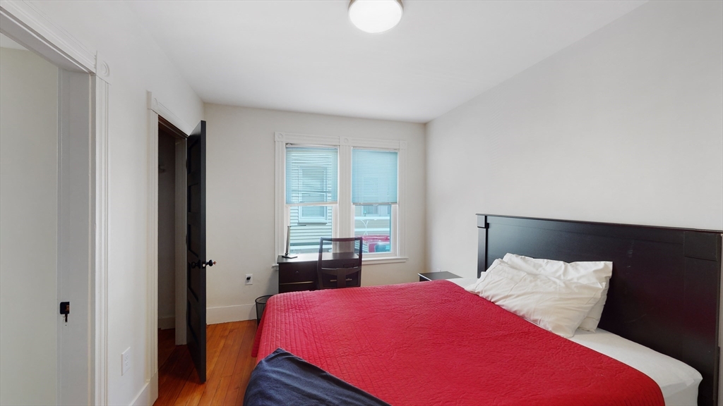 5 Chester Ave, Waltham