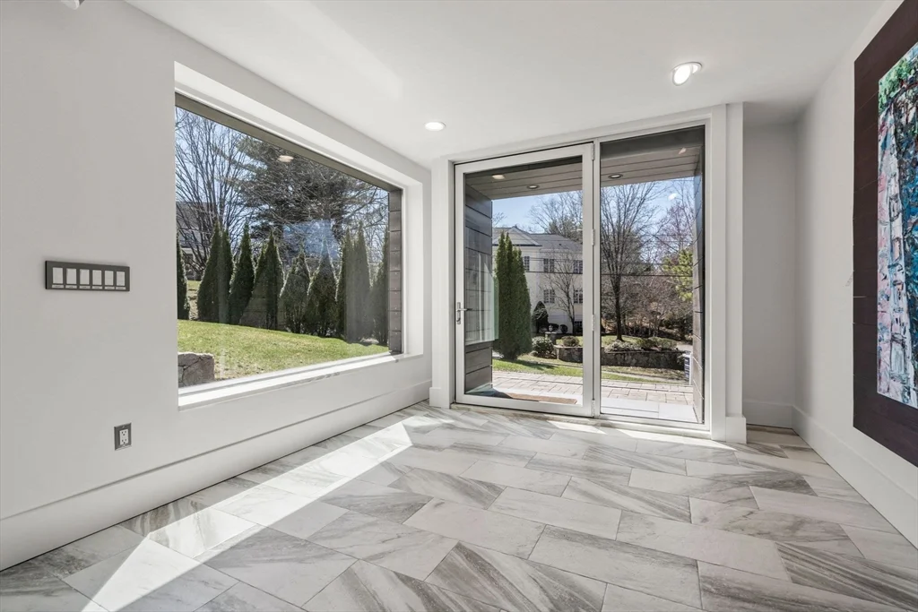 30 Whipple Rd, Lexington