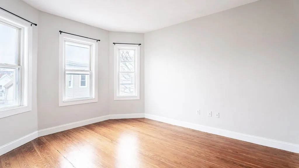 17 Cawfield, Boston