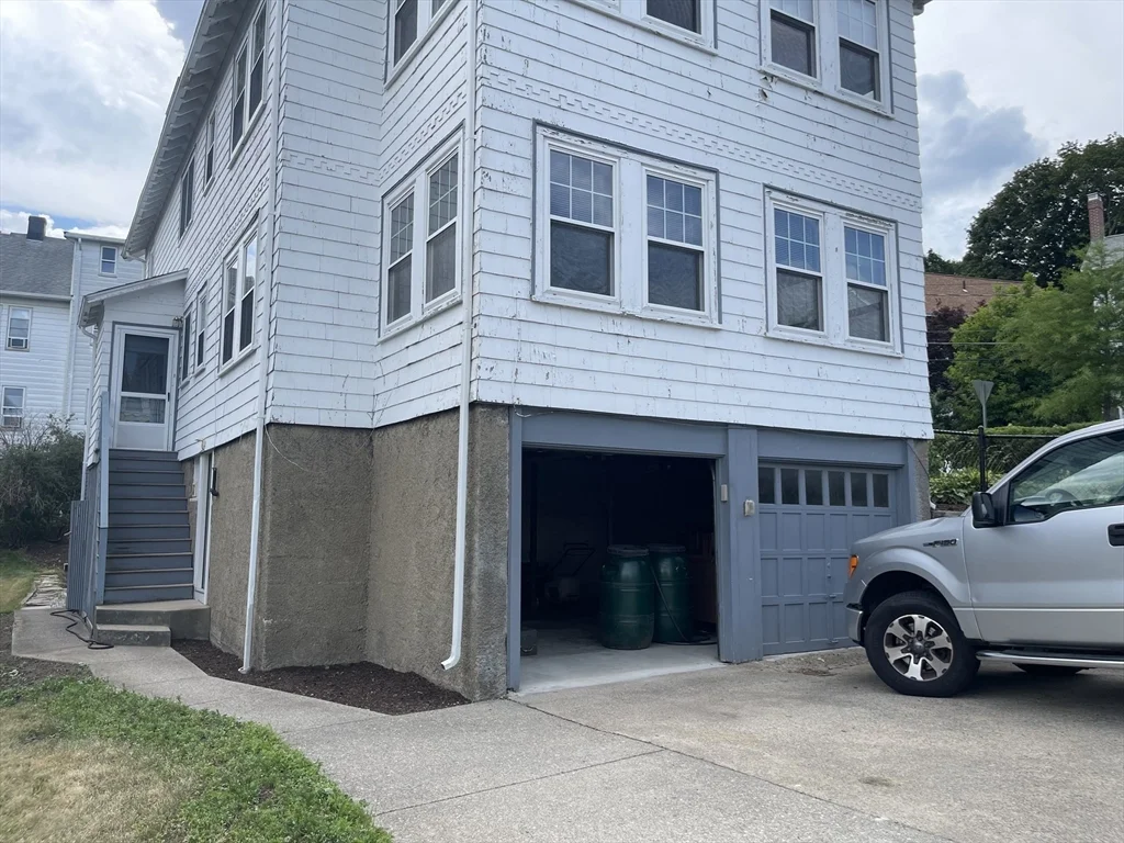 17 Edgecliff, Watertown