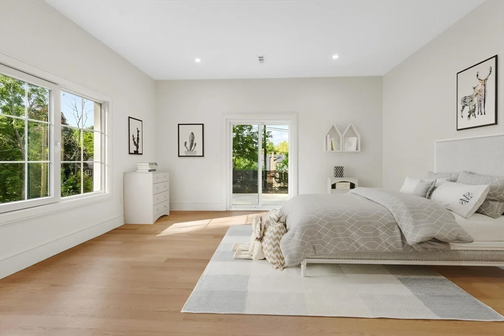 58 Chestnut St, Lynnfield