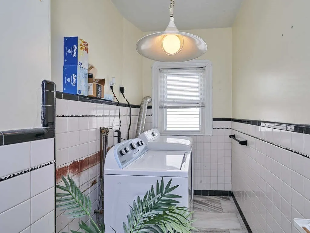 48 Wordsworth St, East Boston