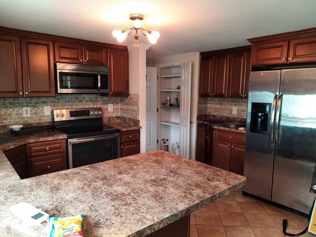 27 Spring St, East Bridgewater