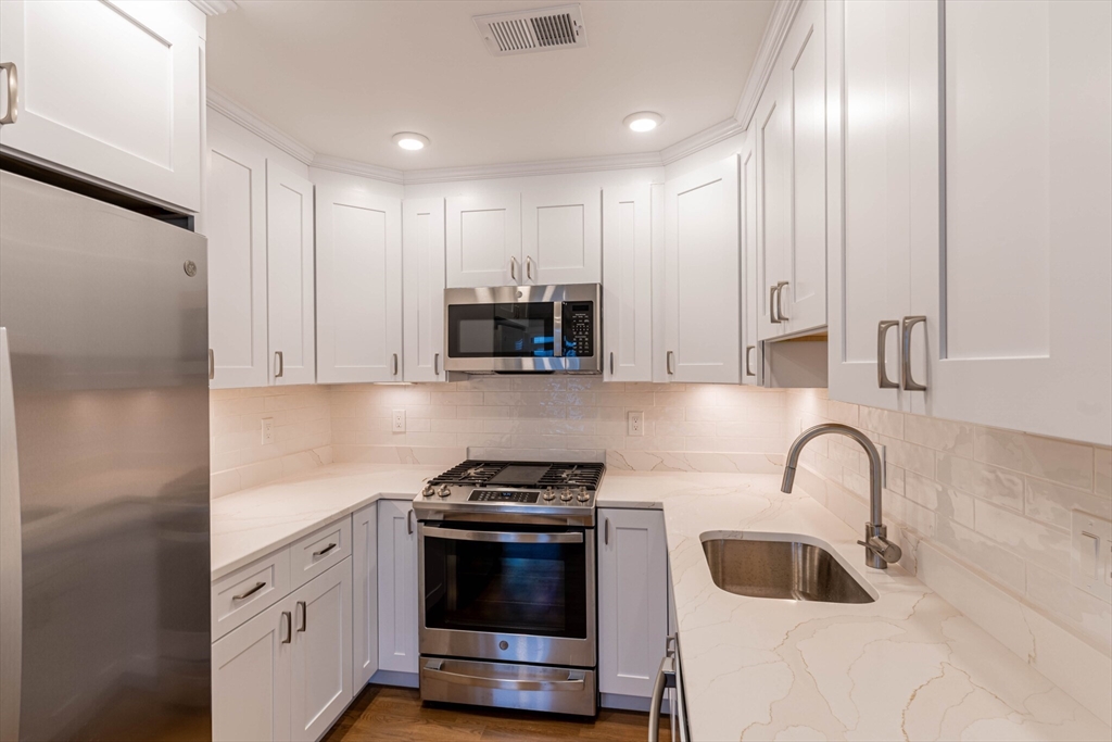 303 Maverick St, East Boston