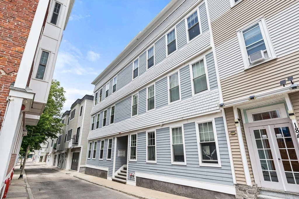 180 Gold St, South Boston