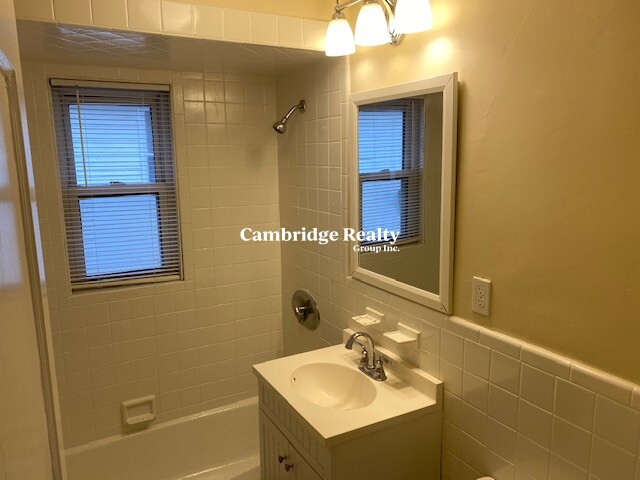 56 Gordon St, West Somerville