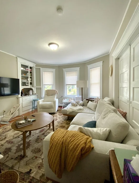 1011 Washington St, Newton