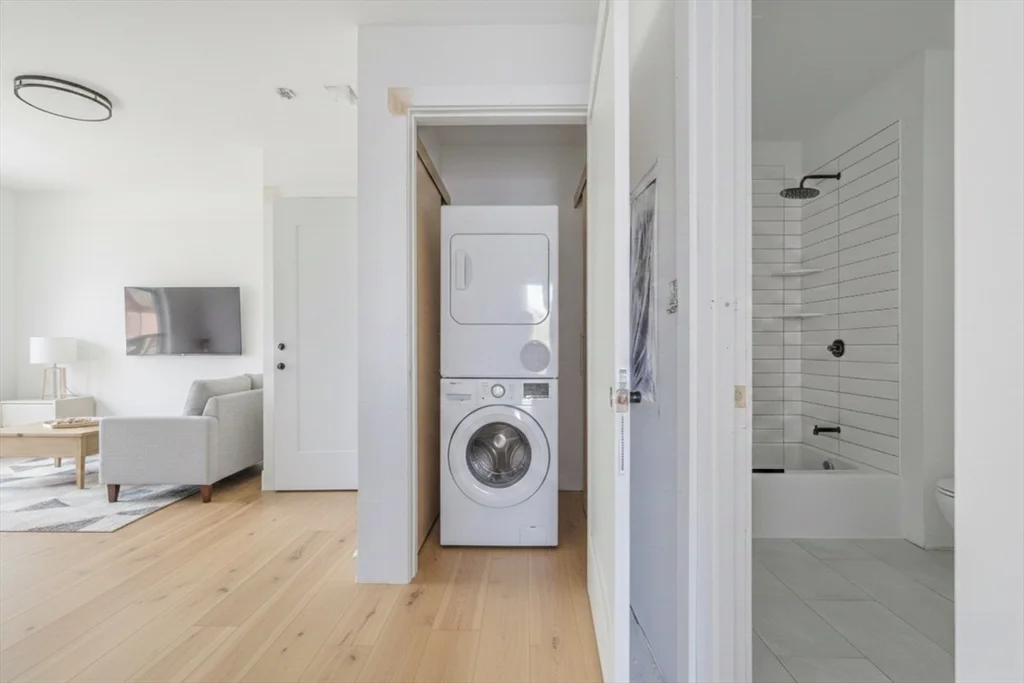 1035 Commonwealth Ave, Allston