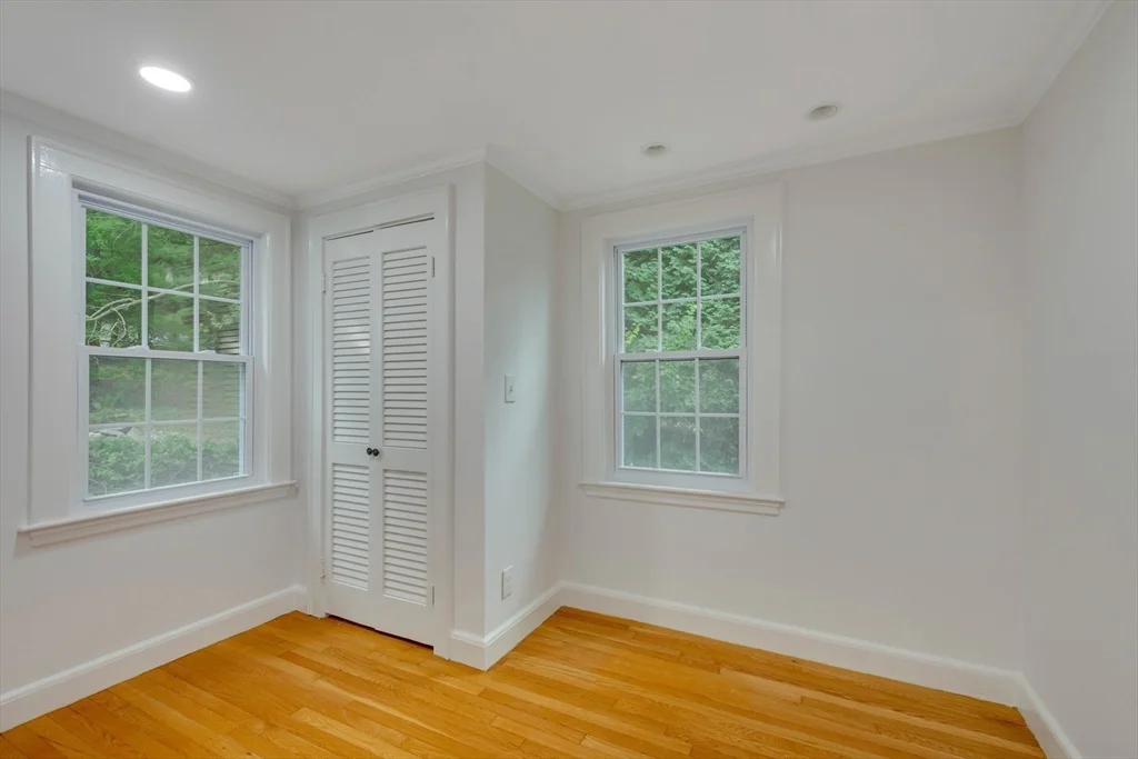 951 Main St, Lynnfield