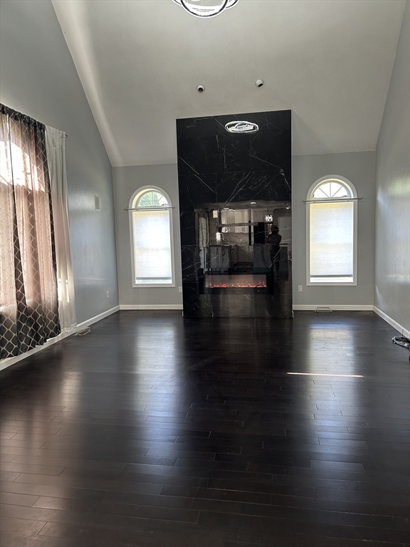 3 Gooseneck Ln, Westford