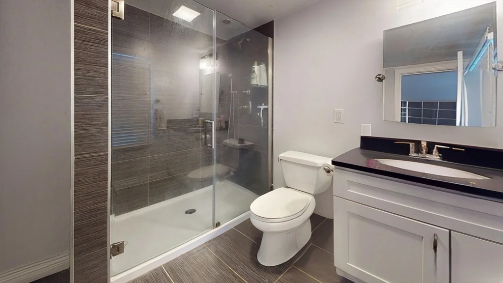 215 Bolton, South Boston