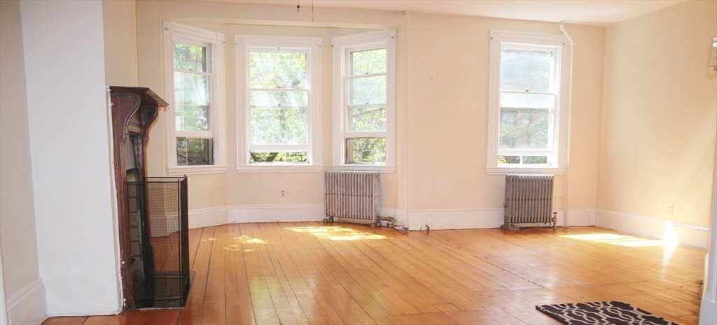 12 Follen St, Back Bay