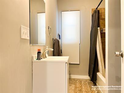 642 Moody St, South Side