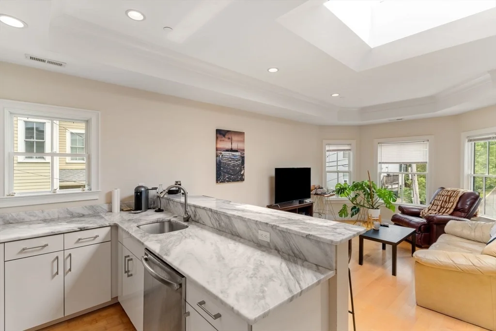 9 Sheridan, Neighborhood Nine