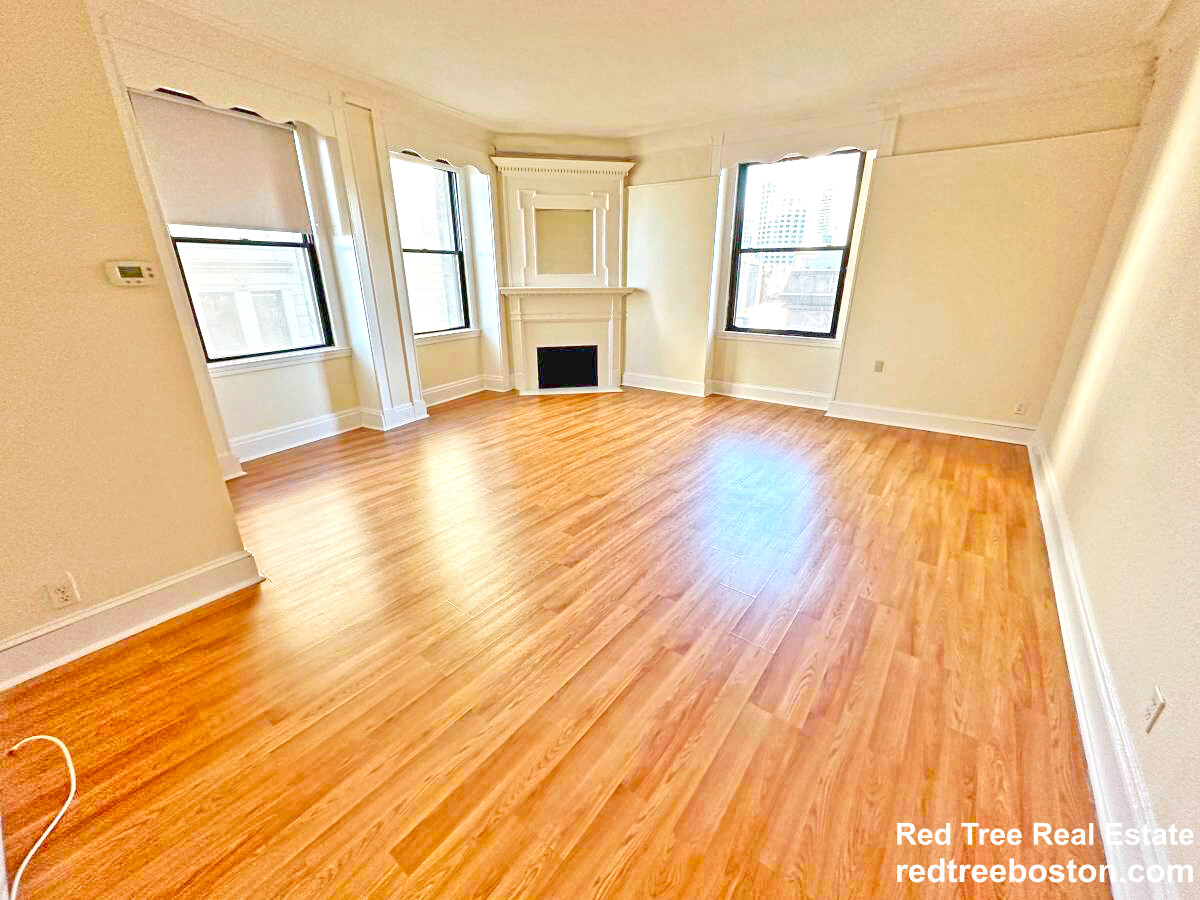 62 Boylston St, Midtown