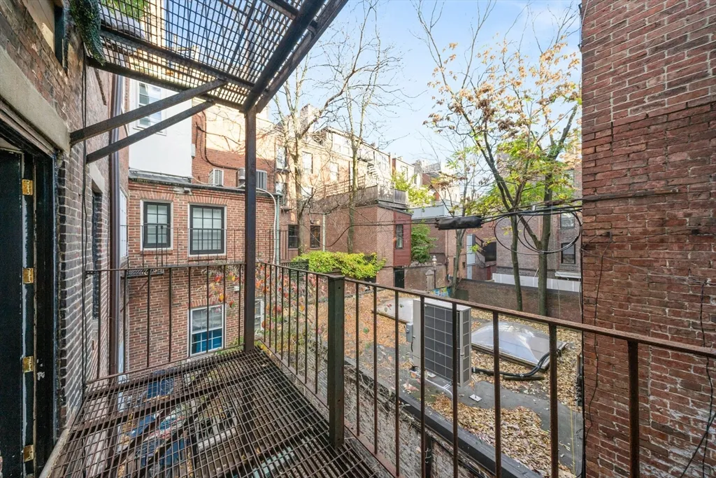 102 Revere St, Beacon Hill