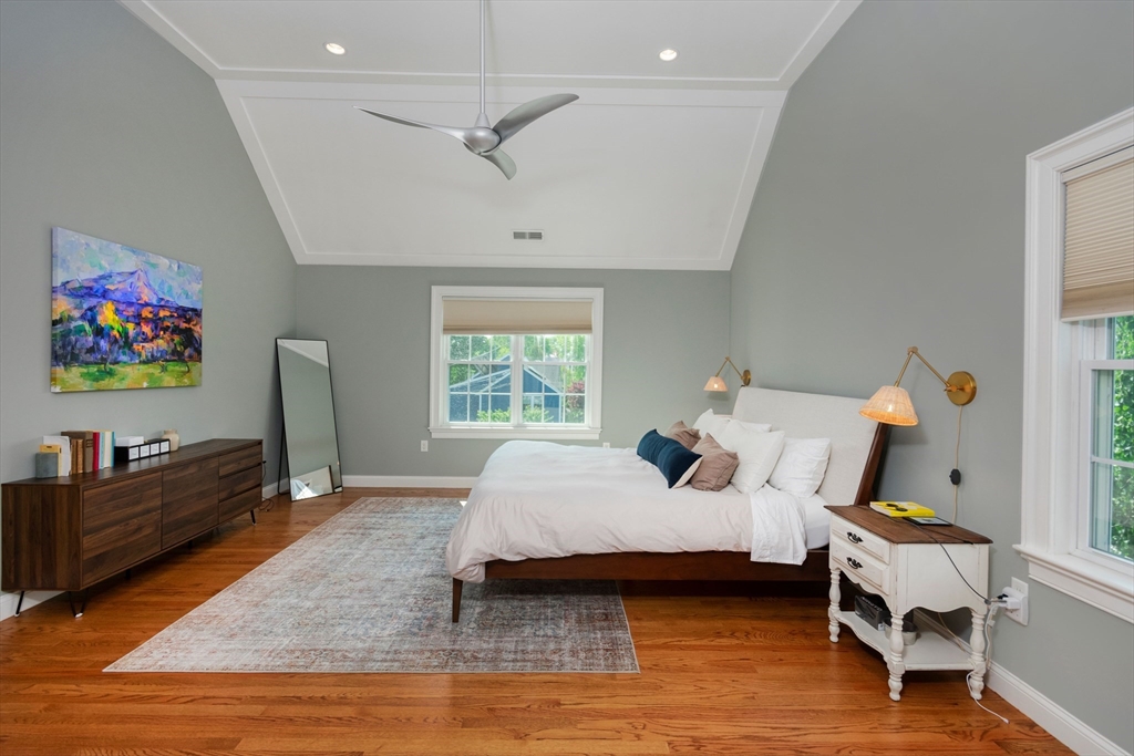 14 Brattle Ln, Arlington