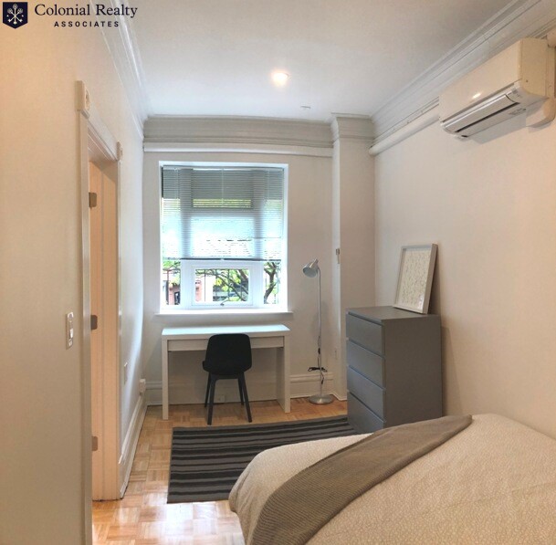 174 Newbury St, Back Bay