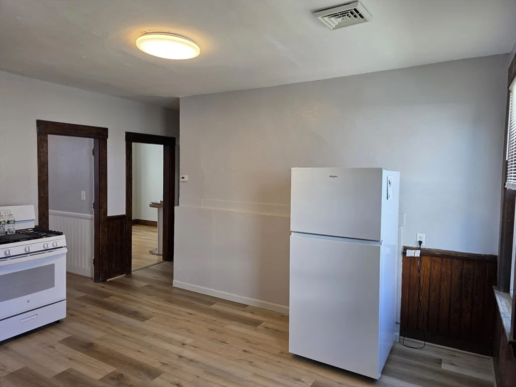 2 Hillside St, Worcester