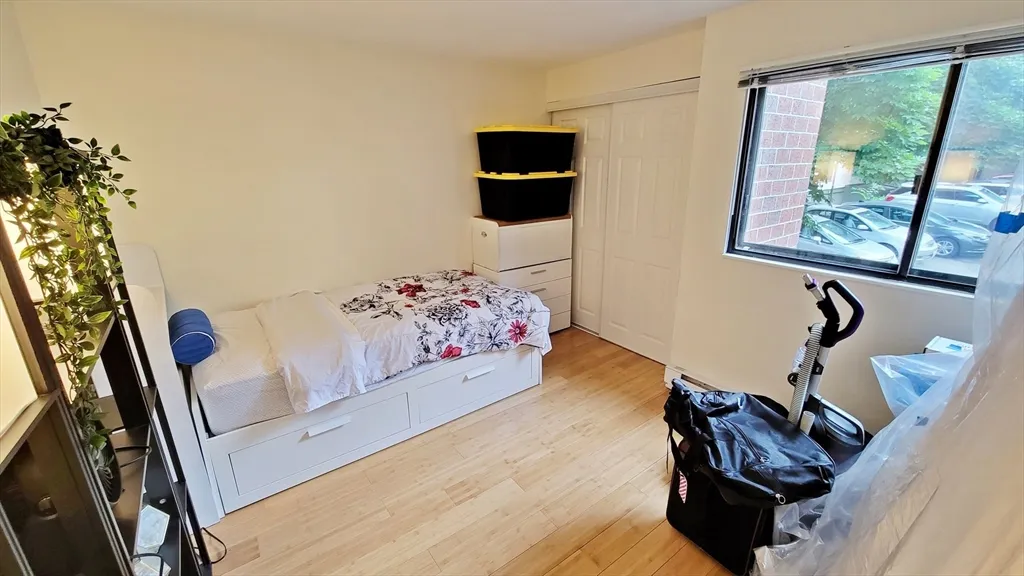 118 Centre St, North Brookline