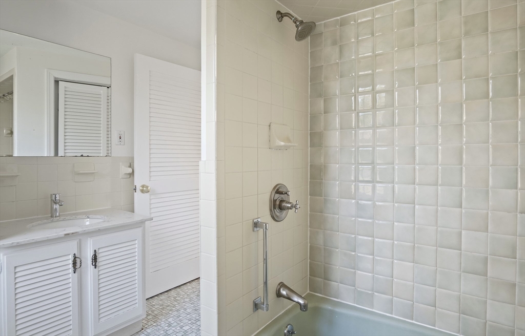 83 Marvin Rd, Melrose