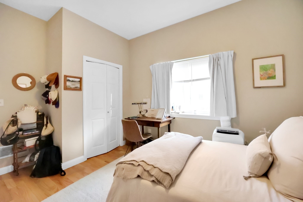 290 E 8th St, South Boston