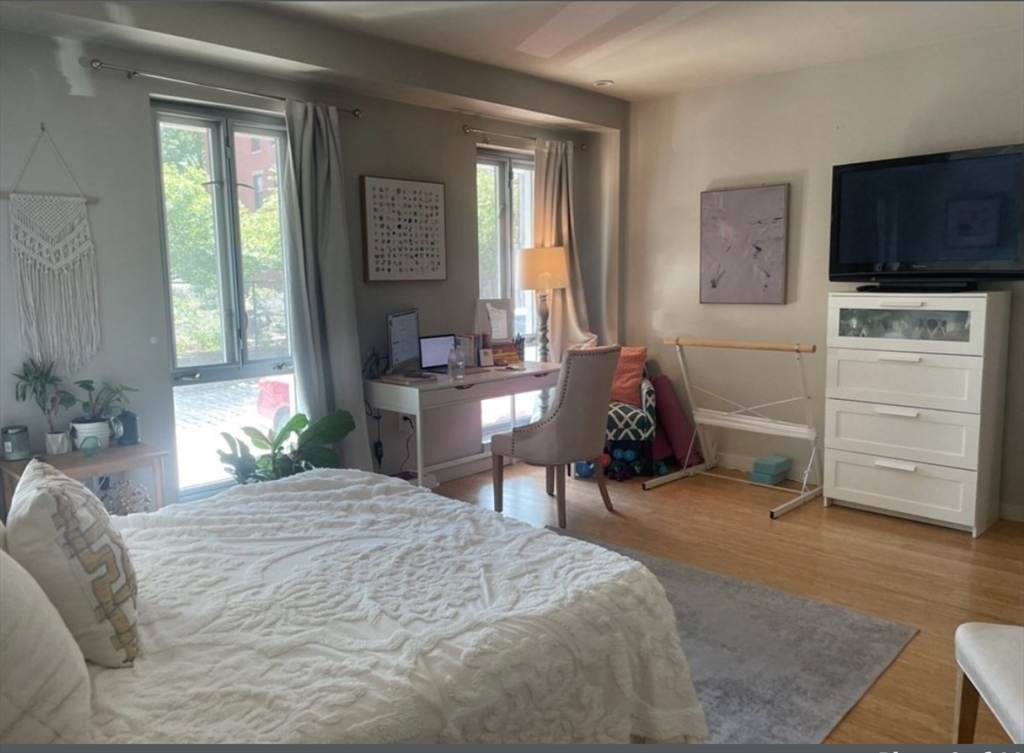 691 Massachusetts Ave, Roxbury