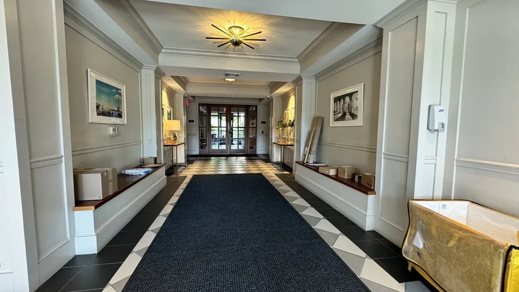 1501 Commonwealth, Brighton