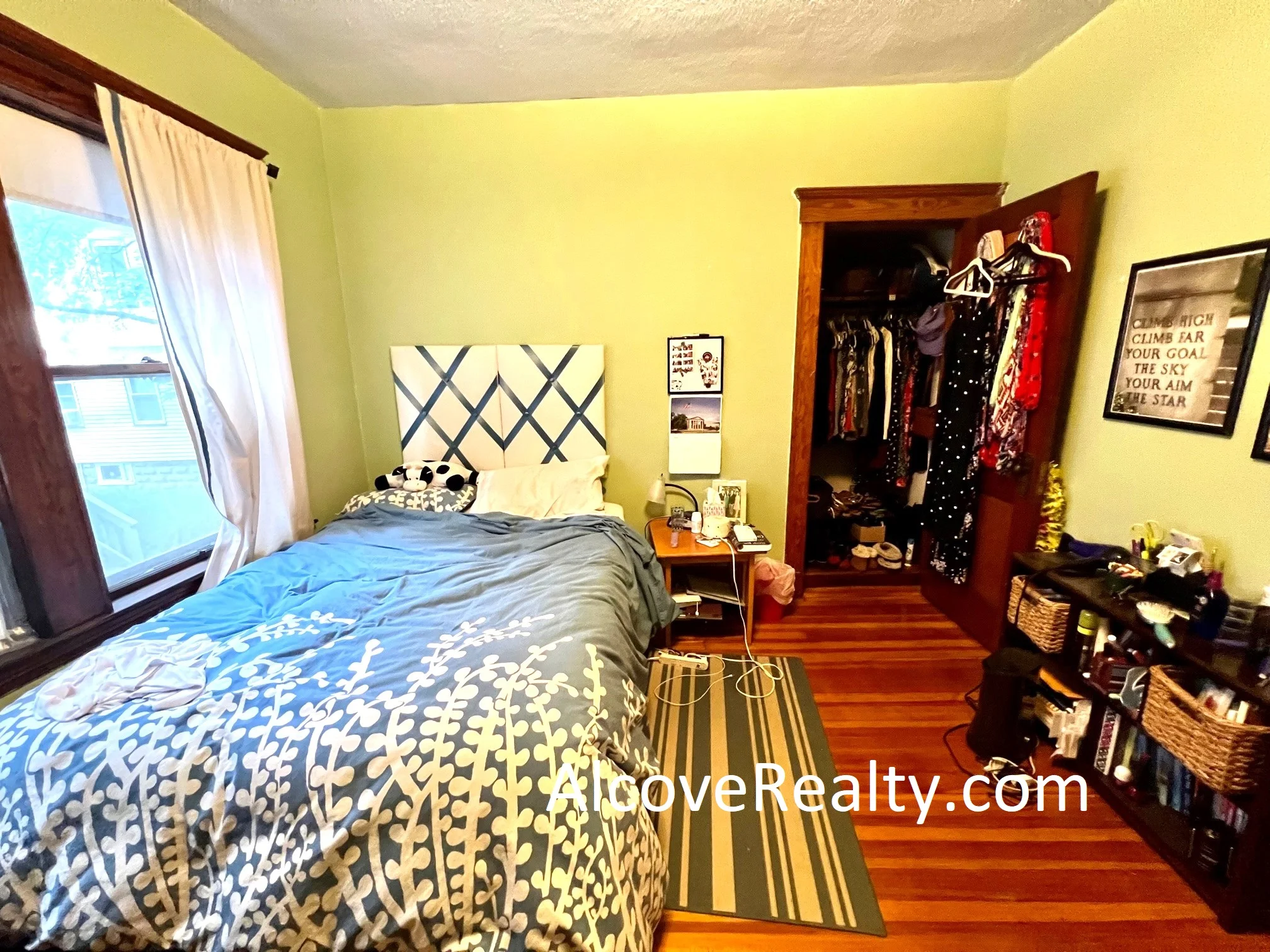 11 Leonard St, Tufts