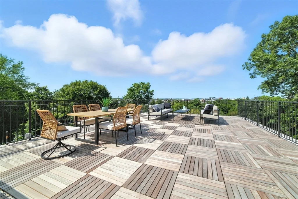 197 Winchester St, Coolidge Corner