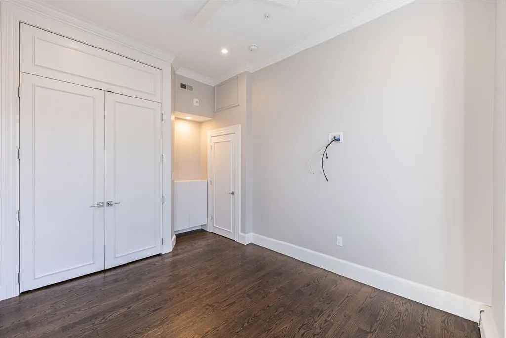 85 Regent St, Roxbury