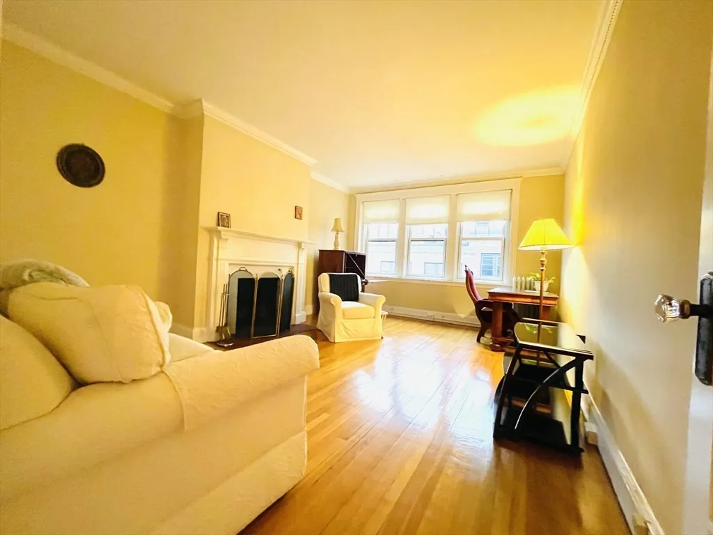 1988 Commonwealth Ave, Brighton