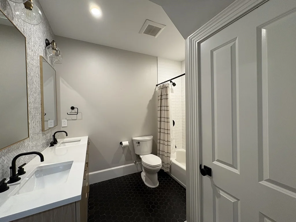 15 Lanark Rd, Brighton